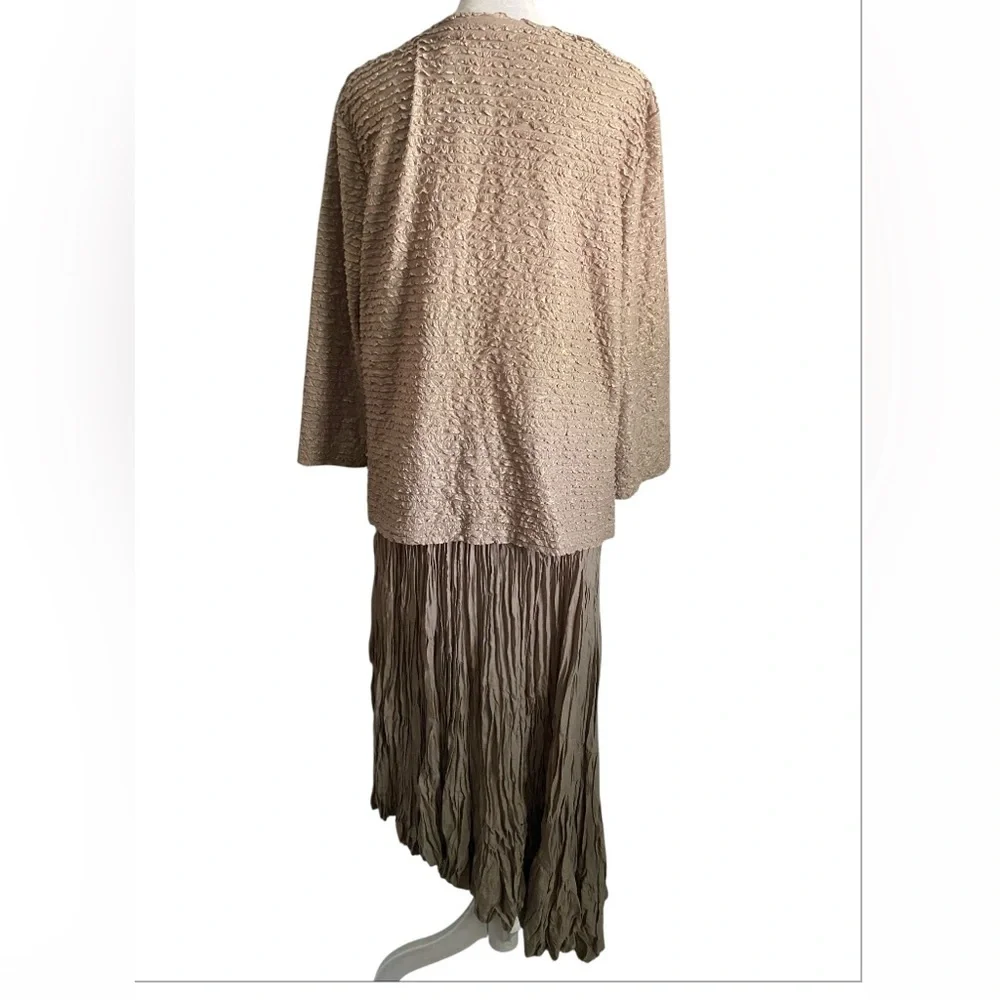 Travelers  by Chico’s 2 women’s suit skirt cardigan size 2